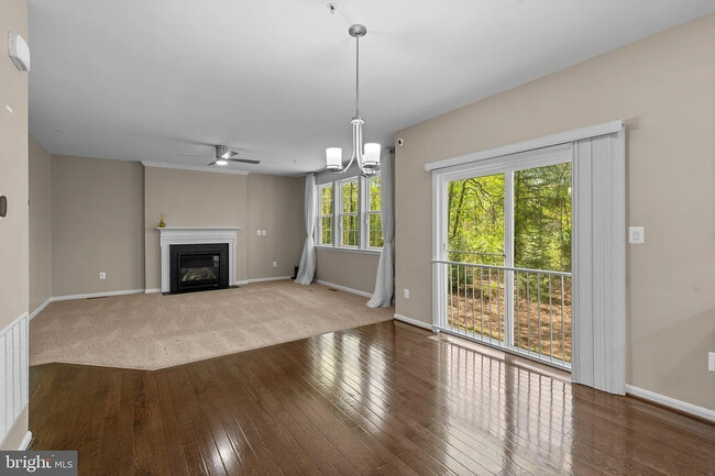 Building Photo - 920 St Martins Loop