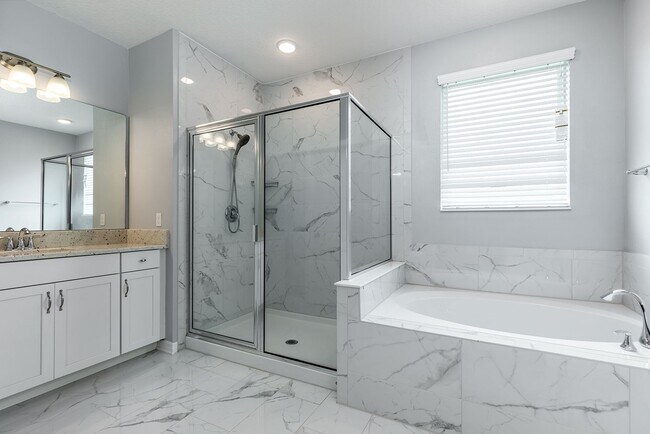 Building Photo - PRATICALLY BRAND NEW HOME IN GATED COMMUNITY!