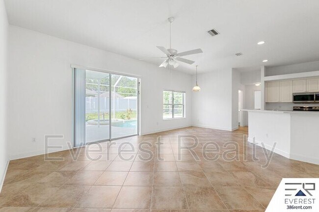 Building Photo - 13 Sleigh Bell Pl