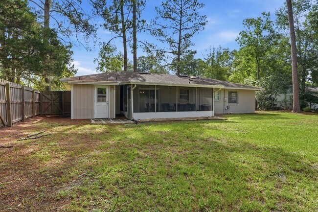 Building Photo - 6206 NW 27th Terrace