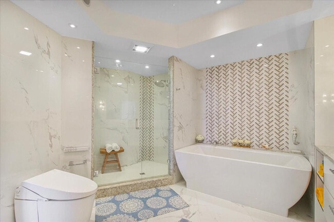 Building Photo - 3100 N Ocean Blvd