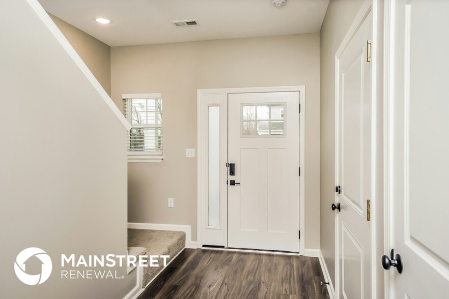 Building Photo - 2063 N Sarah Dr