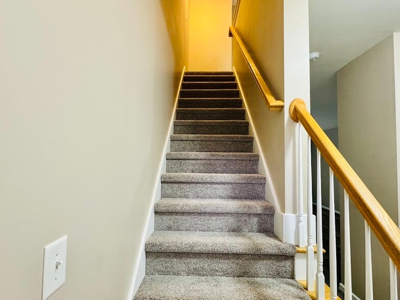 Stair - 844 Horton Rd