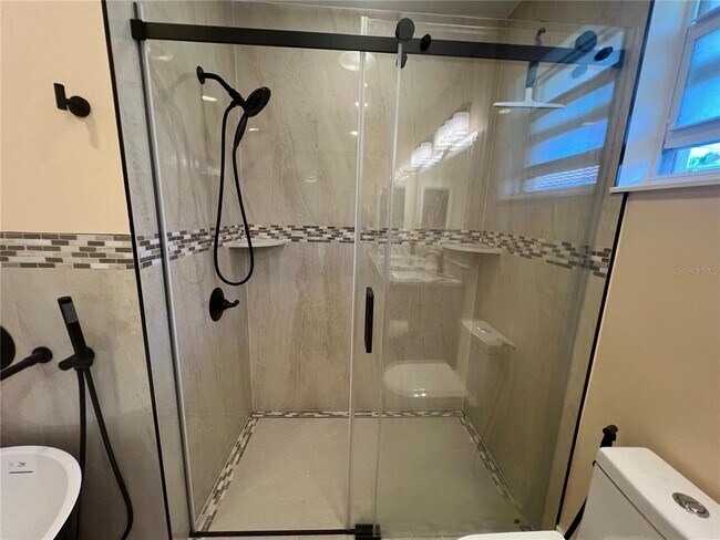 Building Photo - 2533 Rio Tiber Dr