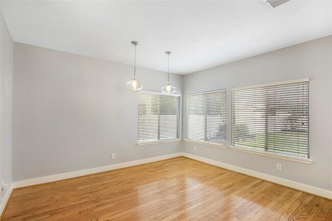Building Photo - 18631 Atasca Oaks Dr