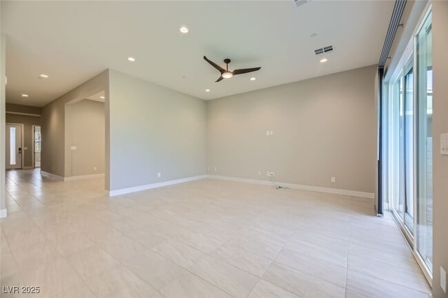 Building Photo - 840 Watford Pl