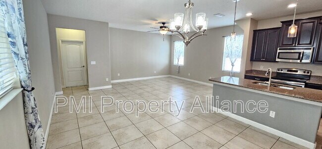 Building Photo - 15217 Evergreen Oak Loop