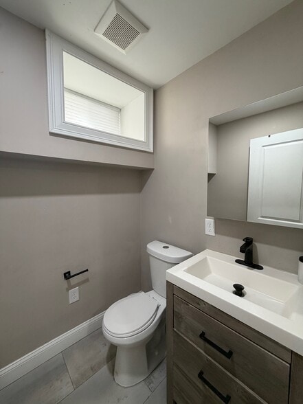 Building Photo - 67 Keayne St