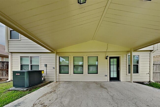 Building Photo - 15819 Kings Cypress Ln