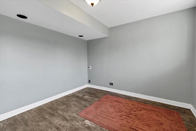 Building Photo - 1719 W Lexington Dr