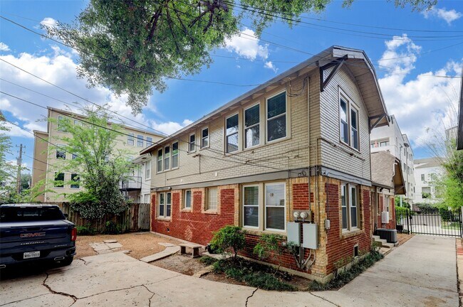 Building Photo - 303 W Clay St
