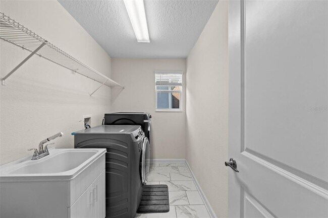 Building Photo - 14807 Winter Stay Dr