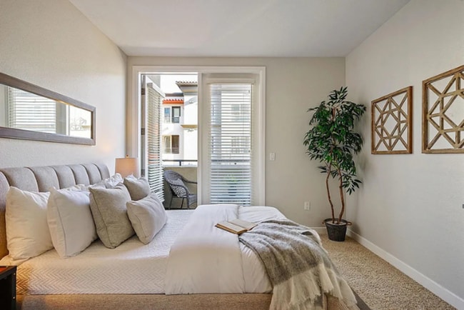 Building Photo - A Cozy Contemporary and Stylish Condo 2BR/...