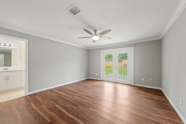 Building Photo - 25802 Maplewood Dr
