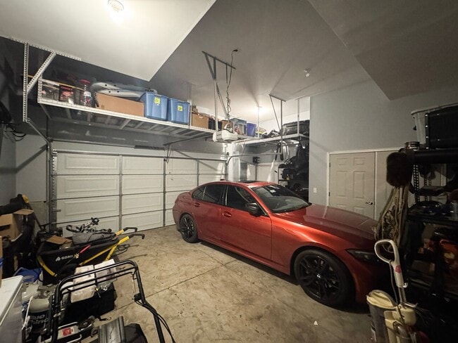 Building Photo - Fantastic 4 Bed 3.5 Bath End Unit Townhome In Potomac Shores Town Center