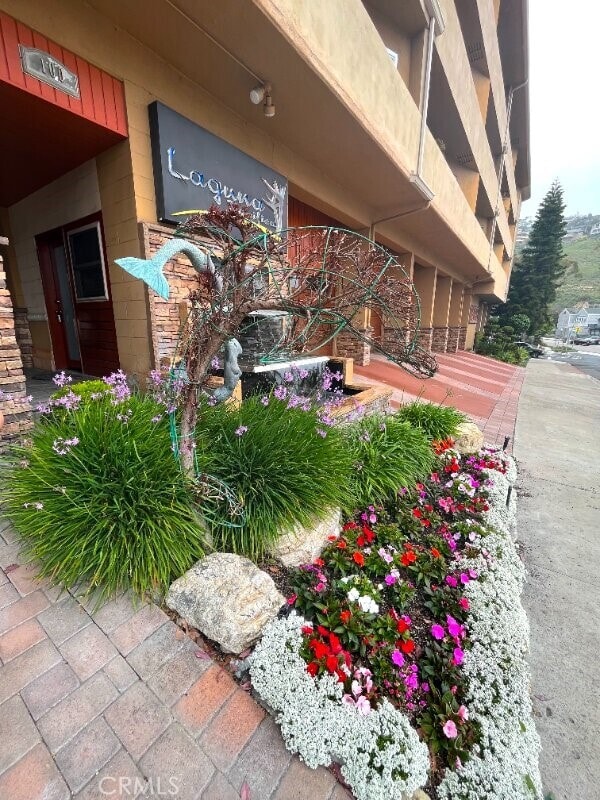 Building Photo - 100 Cliff Dr