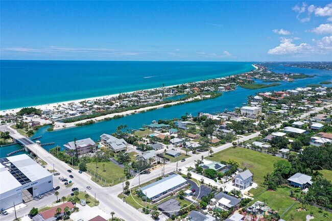 Primary Photo - 100 Bayshore Rd