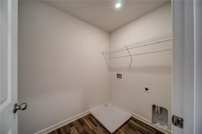 Building Photo - 300 Coverly Ct