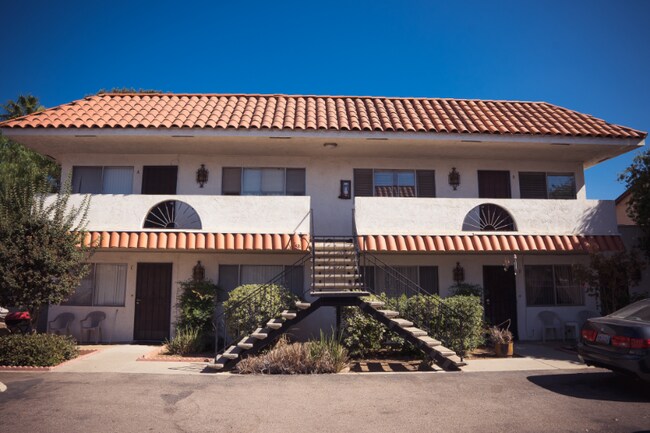 Building Photo - 335 Claydelle Ave