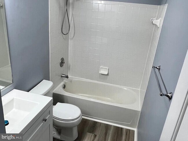 Building Photo - 439 Amelanchier Ct