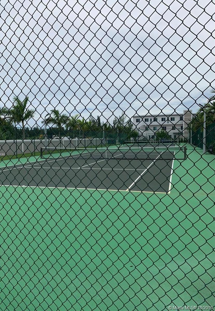 Building Photo - 10260 NW 63rd Ter