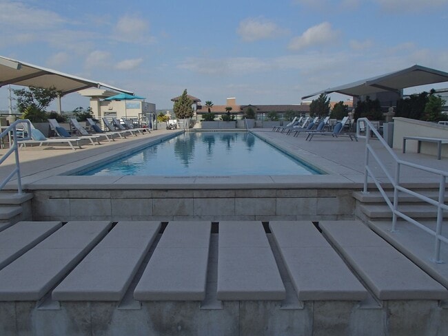 Building Photo - 1 Bedroom 1 Bath: Austin Condo