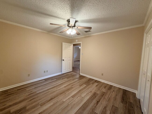 Building Photo - 9103 Dogwood Trail