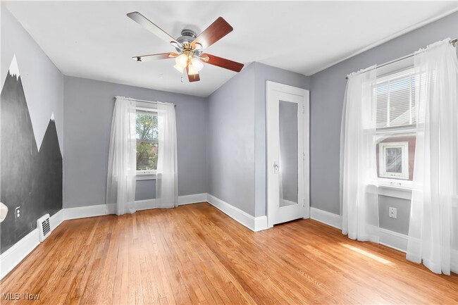Building Photo - 2580 Whitelaw St