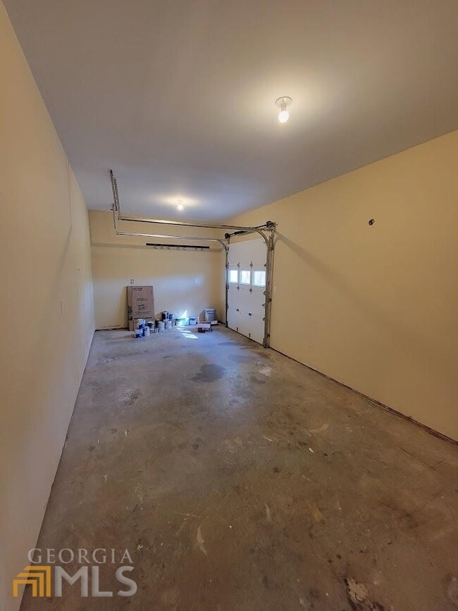 Building Photo - 125 Farmington Dr