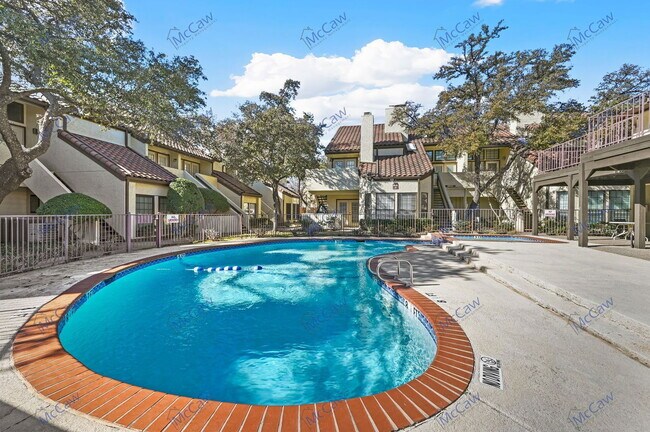 Building Photo - 5590 Spring Valley Rd