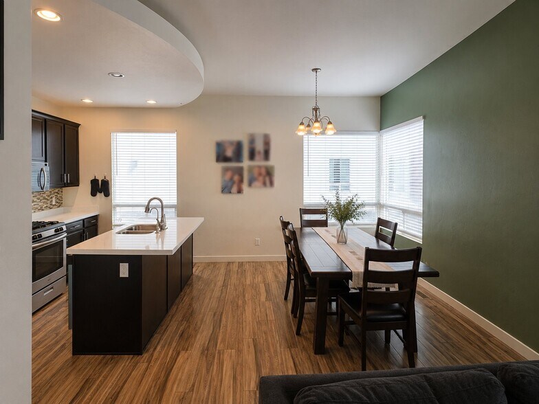 Building Photo - 5097 Laureston Way