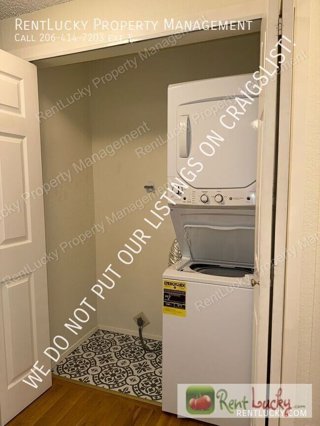 Building Photo - 12510 NE 117th Pl