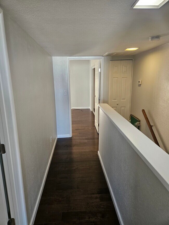 Building Photo - 885 N Granite Reef Rd