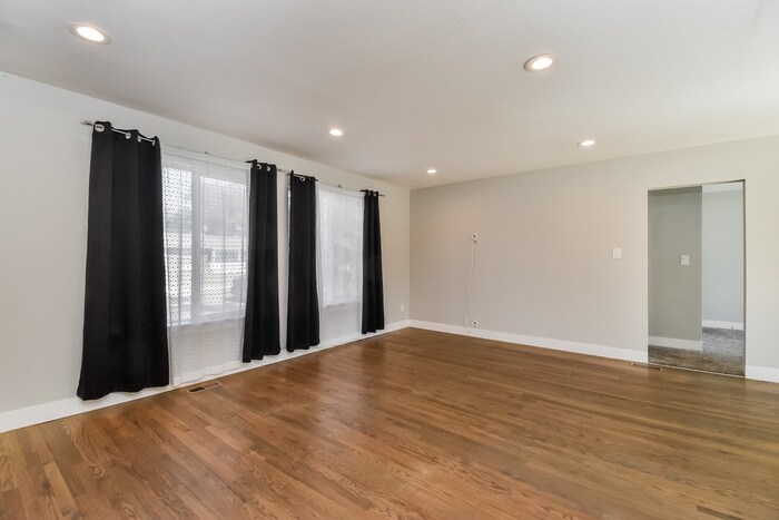 Building Photo - 151 Harvard St