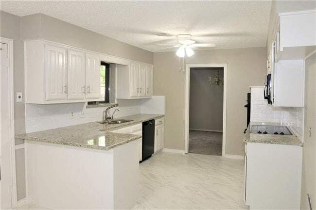Building Photo - 2203 Glen Forest Ln