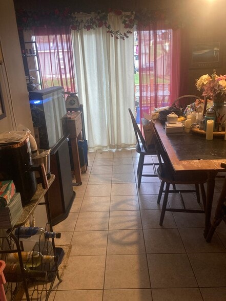 Building Photo - 6 Boynton Dr