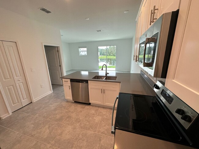 Building Photo - 7433 Stone Crk Trl