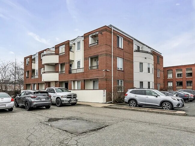 Building Photo - 21 Margin St