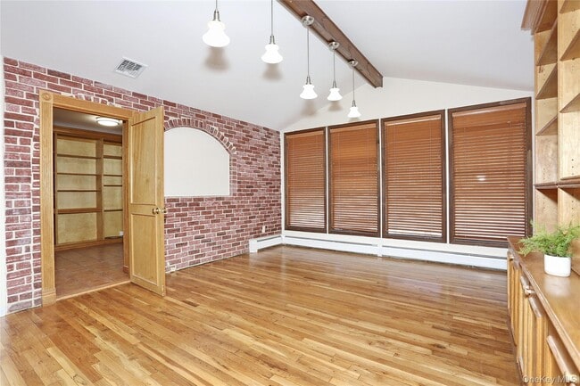 Building Photo - 9 Country Club Ln