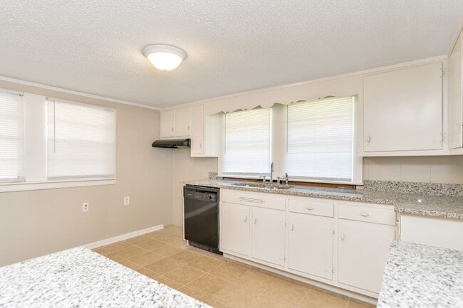 Building Photo - Lovely 3-Bedroom Home in the Heart of Pleasant Grove