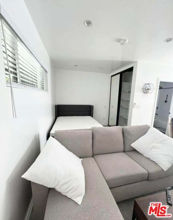 Building Photo - 5630 Gentry Ave