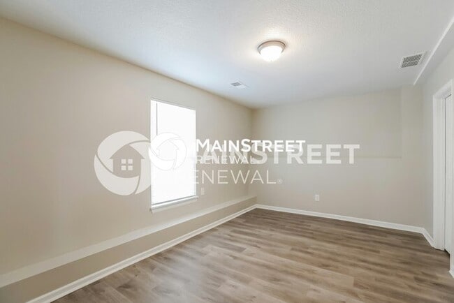 Building Photo - 5 Bedroom Pet-Friendly Home in Kansas City...