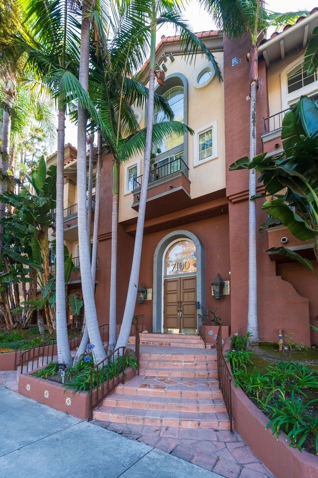 Building Photo - Beautiful Westchester Condominium Rental