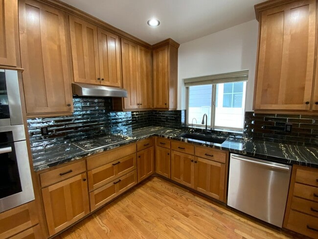 Building Photo - Long Term Furnished Rental available in Co...
