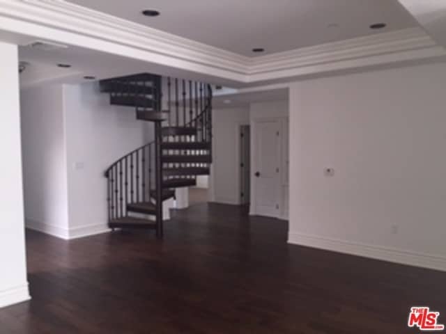 upper deck / only in PH - 10640 Woodbridge St
