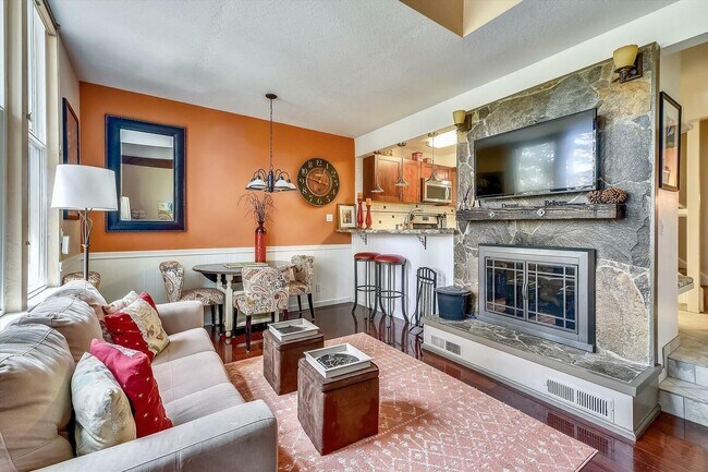 Building Photo - LEASE PENDING- Tahoe City, Dollar Hill Ski...