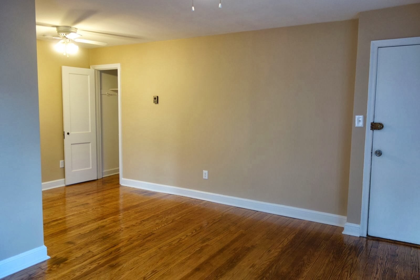 Building Photo - 816 Greenwood Cir