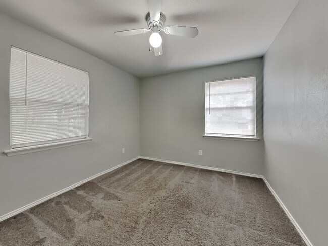 Building Photo - Coming Soon! 4 BR/1.5BA | Newly Renovated Single Family Home | Large backyard | In Mesquite!