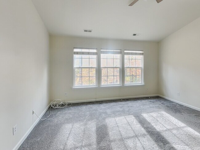 Building Photo - 8627 Challenger Dr