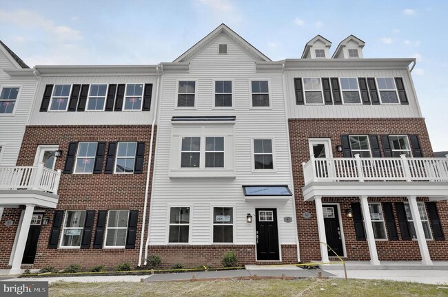 Building Photo - 5 Moran Pl